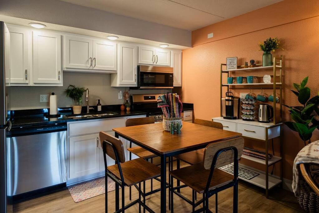 Pet Friendly Boho Condo With Pool--Fitness Center--Next To The Branson Landing--Close To Convention Center And Kanakuk Ngoại thất bức ảnh