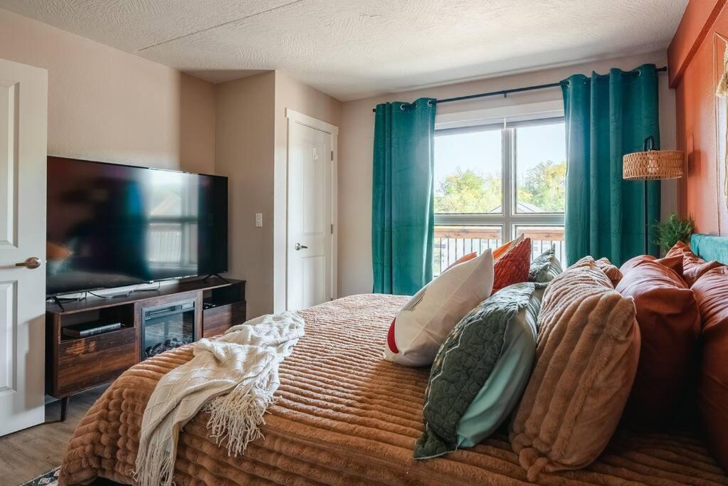 Pet Friendly Boho Condo With Pool--Fitness Center--Next To The Branson Landing--Close To Convention Center And Kanakuk Ngoại thất bức ảnh