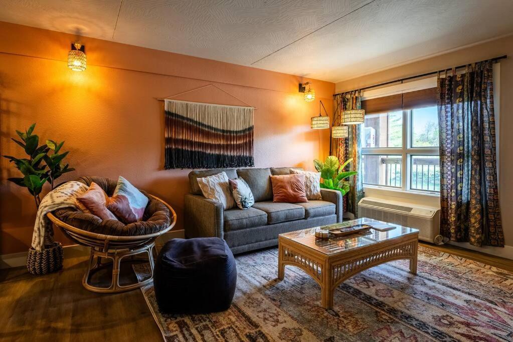 Pet Friendly Boho Condo With Pool--Fitness Center--Next To The Branson Landing--Close To Convention Center And Kanakuk Ngoại thất bức ảnh
