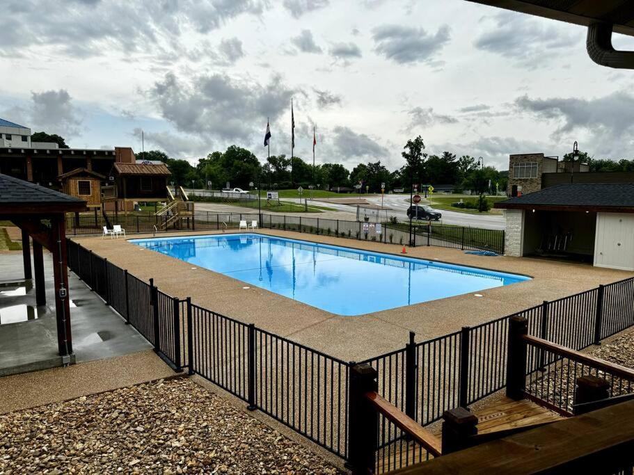 Pet Friendly Boho Condo With Pool--Fitness Center--Next To The Branson Landing--Close To Convention Center And Kanakuk Ngoại thất bức ảnh