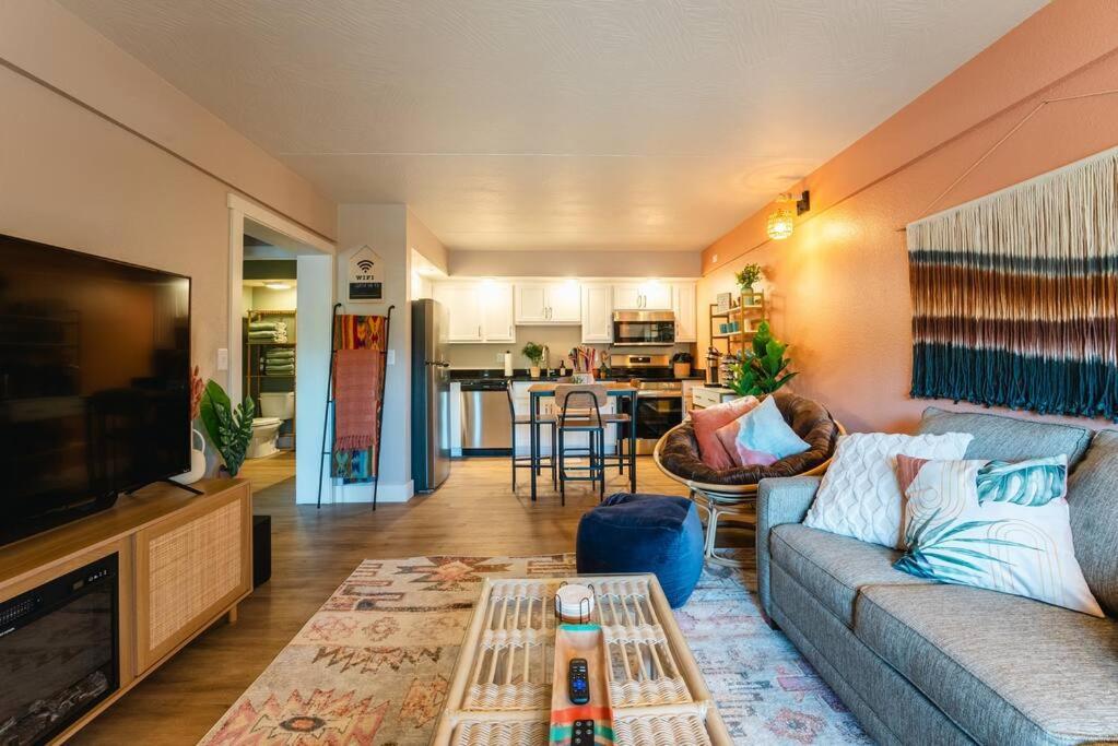 Pet Friendly Boho Condo With Pool--Fitness Center--Next To The Branson Landing--Close To Convention Center And Kanakuk Ngoại thất bức ảnh